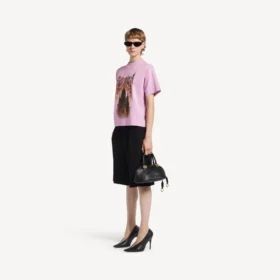 Balenciaga Sacra Cœur T-shirt för dam i medium passform  i gammaldags rosa