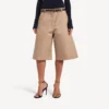 Bermudashorts för dam i färgen dune