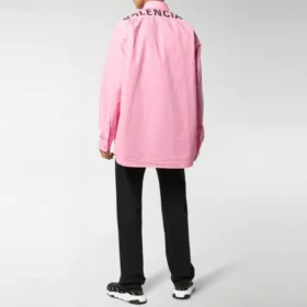 Bomullspoplin-skjorta med logo på ryggen ”Pink” 556878TEM095630