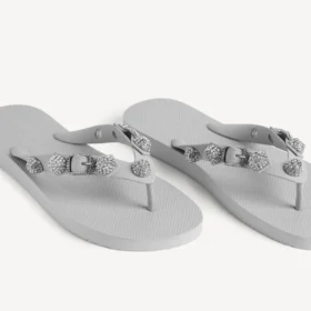cagole sandal fr dam i balenciaga gr kristall 2 280x280 - Cagole-sandal f&ouml;r dam i Balenciaga-gr&aring;/kristall