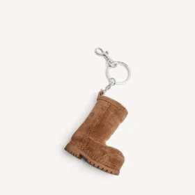 Charm/nyckelring för damer – mini Alaska-stövlar i färgen noce