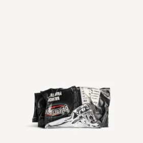 Chips-clutchplånbok i svart