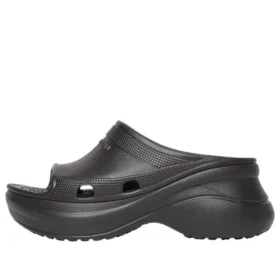 Crocs Pool Slide-sandaler ”Black” 677386W1S8E1000