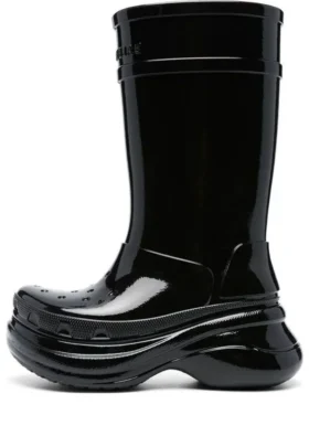 Crocs x Balenciaga stövlar med lackfinish ”Svart” 677388W1S8X