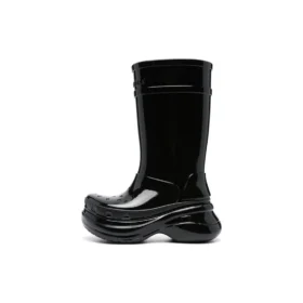 Crocs x Balenciaga stövlar med lackfinish ”Svart” 677388W1S8X
