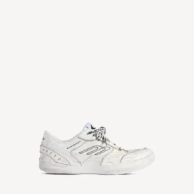 Dam-sneakers av modellen Hamptons i vit färg med medium slitageeffekt