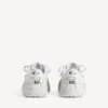 Dam-sneakers av modellen Hamptons i vit färg med medium slitageeffekt Dam-sneakers av modellen Hamptons i vit färg med medium slitageeffekt