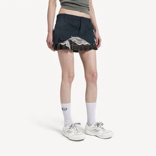 Dam-sneakers av modellen Hamptons i vit färg med medium slitageeffekt Dam-sneakers av modellen Hamptons i vit färg med medium slitageeffekt