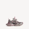 Dam-sneakers i storlek 3XL med färgövergång och berlocker i grått/rosa Dam-sneakers i storlek 3XL med färgövergång och berlocker i grått/rosa