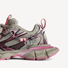 Dam-sneakers i storlek 3XL med färgövergång och berlocker i grått/rosa