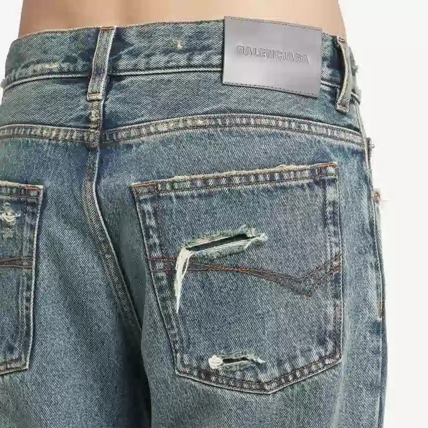 Dammjeans med normal passform i smutsigt vintageblått Dammjeans med normal passform i smutsigt vintageblått