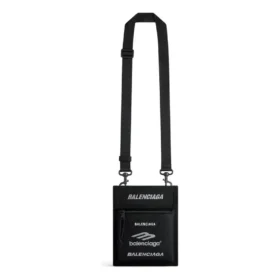 Explorer liten väska med rem ”Black” 6559822AAXT1000