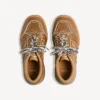 Hamptons-sneakers för män i kamelfärg med medelhög slitageeffekt Hamptons-sneakers för män i kamelfärg med medelhög slitageeffekt