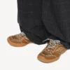 Hamptons-sneakers för män i kamelfärg med medelhög slitageeffekt Hamptons-sneakers för män i kamelfärg med medelhög slitageeffekt