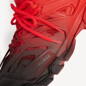 Herr-sneakers i rött/svart med tonad design
