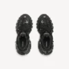 Herr-sneakers i svart med piercingar Herr-sneakers i svart med piercingar