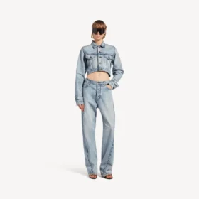 Jeans för dam med tvinnade sömmar i blekt ljusblått