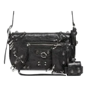 Le Cagole Xs Flap Bag med piercingar ”Black” 7190822AAE31000