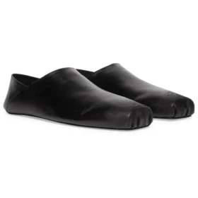 Mjuk kalvskinnssko med fyrkantig tå, slip-on ”Svart” 702072WBDH11000