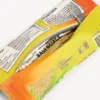 Nyckelring/berlock för män i form av en snackpåse i gult Nyckelring/berlock för män i form av en snackpåse i gult