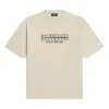 Retail Therapy T-shirt i medium passform ”Ivory Black” 612966TLVB19054