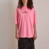 SS21 Broderad T-shirt med rund hals, rosa 641532TJVA95764