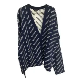 Stickad kofta med logotyp över hela plagget ”Blue White” 736248T32338502