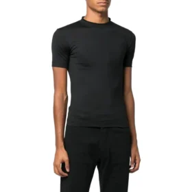 Supertight, glansig och figursydd T-shirt ”Black” 720458TNVI21000