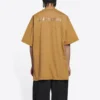 T-shirt med logotyp, medium passform ”Beige” 612966TLVB39504