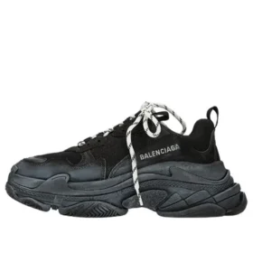 Triple S ”Black” 531388W09OM1000