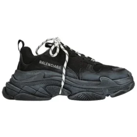 Triple S ”Black” 531388W09OM1000
