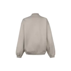 Tröja med rund hals och broderad logotyp ”Beige” 656999-TKV74-2966