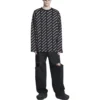 Tröja med rund hals och logo över hela plagget ”Black White” 702952T32331070
